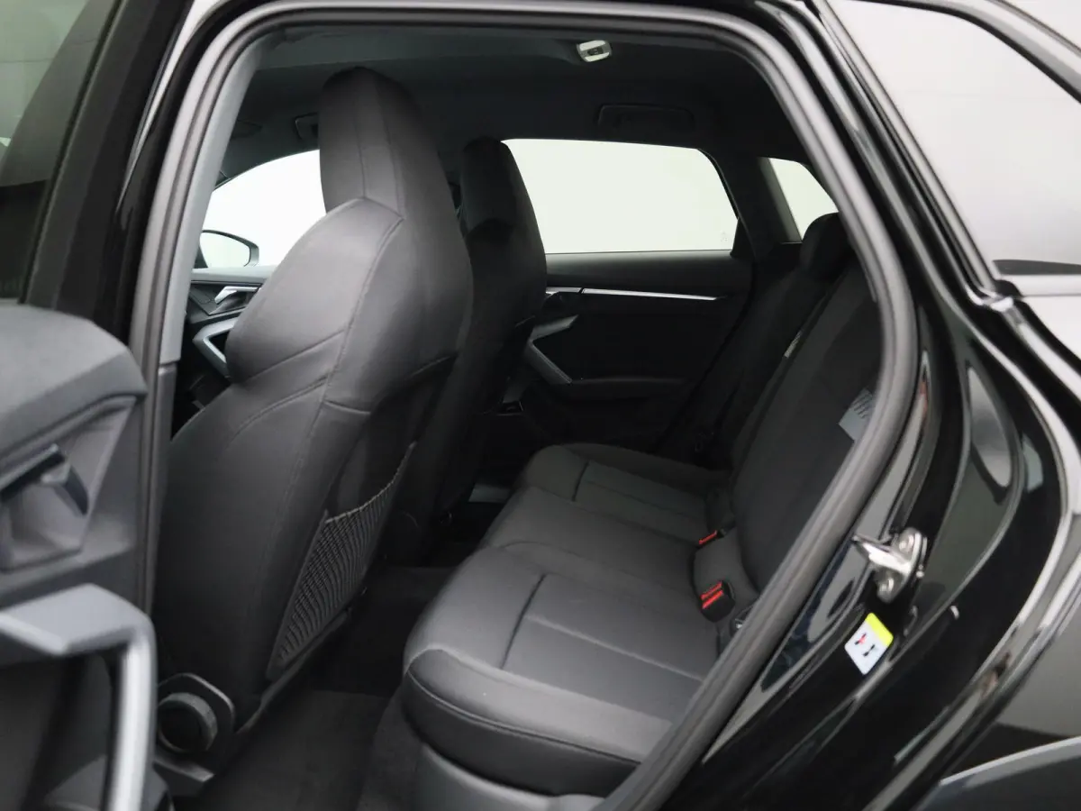 40 TFSI e Advanced edition | Adaptive cruise control | Dodehoekdetectie | 360 graden camera | Stoelverwarming | Sonos | Smartphone interface | Climate control | Navigatie | Head-up display |