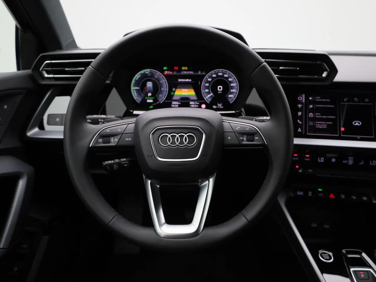 40 TFSI e Advanced edition | Adaptive cruise control | Dodehoekdetectie | 360 graden camera | Stoelverwarming | Sonos | Smartphone interface | Climate control | Navigatie | Head-up display |