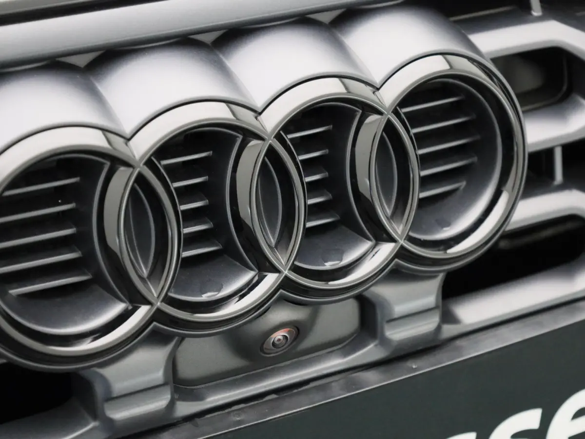 40 TFSI e Advanced edition | Adaptive cruise control | Dodehoekdetectie | 360 graden camera | Stoelverwarming | Sonos | Smartphone interface | Climate control | Navigatie | Head-up display |