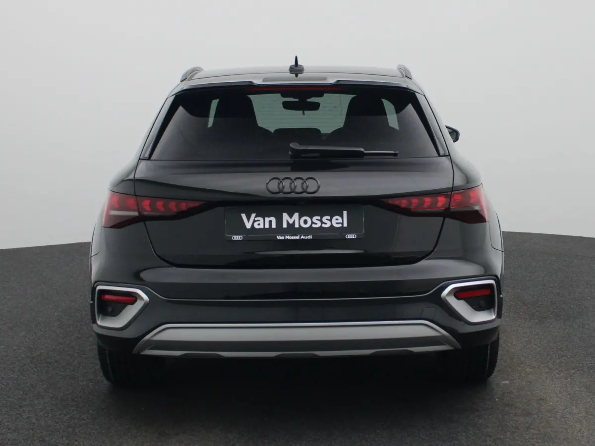 40 TFSI e Advanced edition | Adaptive cruise control | Dodehoekdetectie | 360 graden camera | Stoelverwarming | Sonos | Smartphone interface | Climate control | Navigatie | Head-up display |