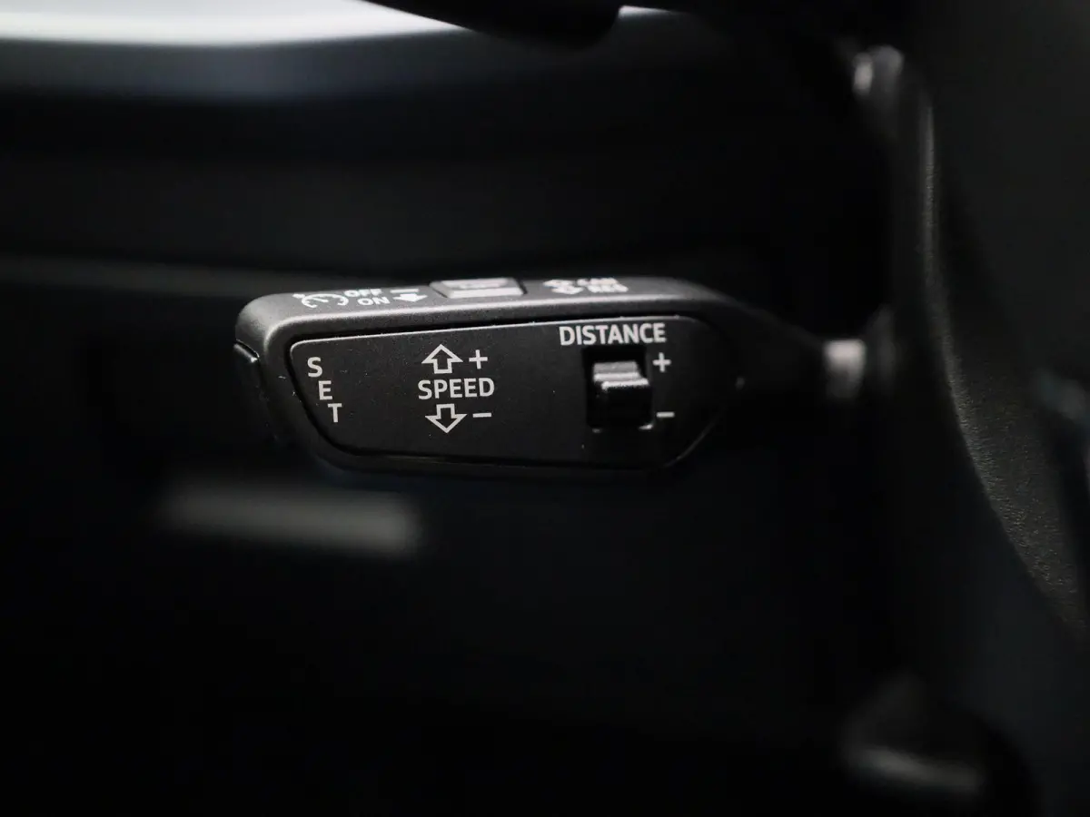 40 TFSI e Advanced edition | Adaptive cruise control | Dodehoekdetectie | 360 graden camera | Stoelverwarming | Sonos | Smartphone interface | Climate control | Navigatie | Head-up display |