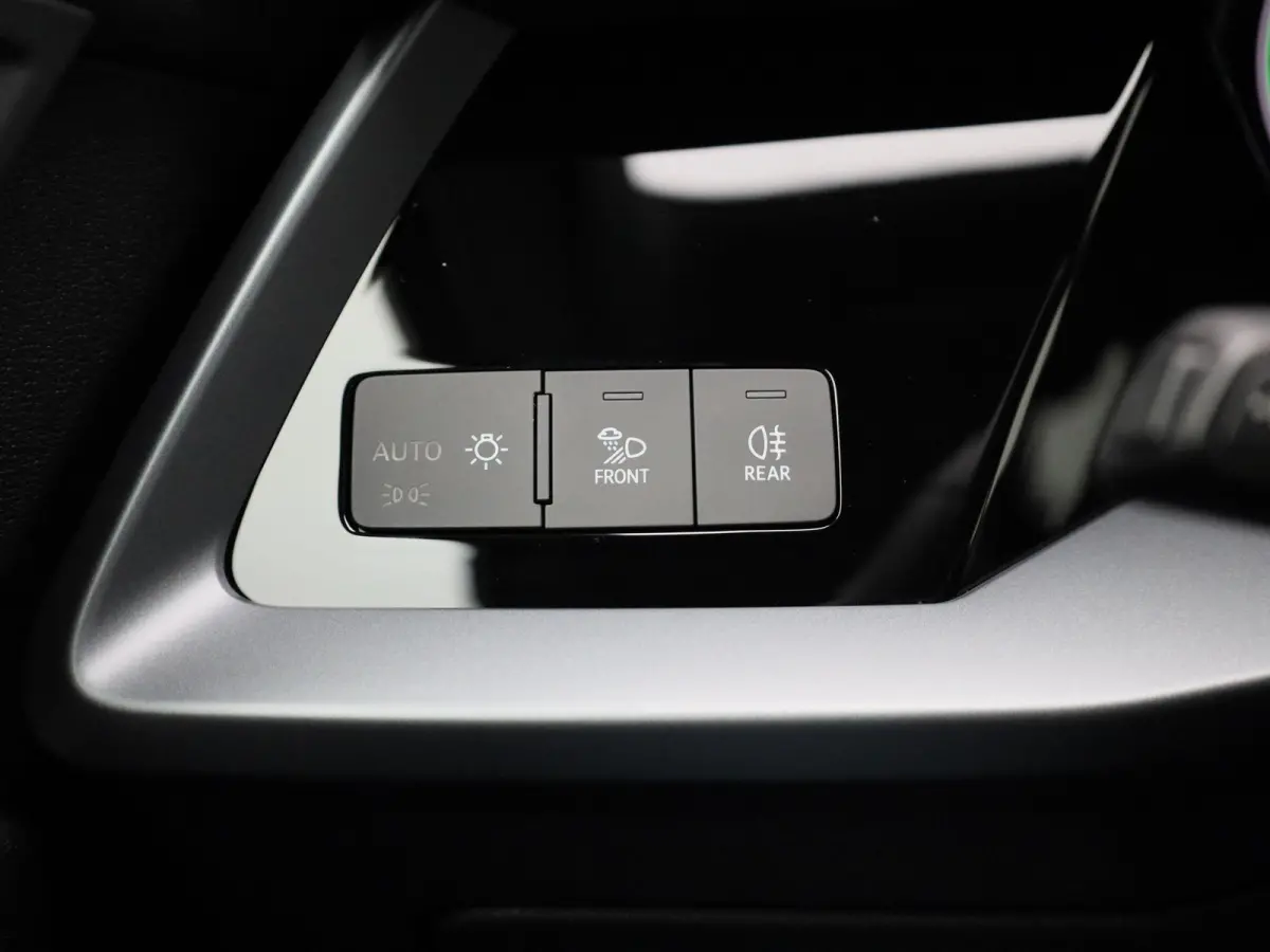 40 TFSI e Advanced edition | Adaptive cruise control | Dodehoekdetectie | 360 graden camera | Stoelverwarming | Sonos | Smartphone interface | Climate control | Navigatie | Head-up display |