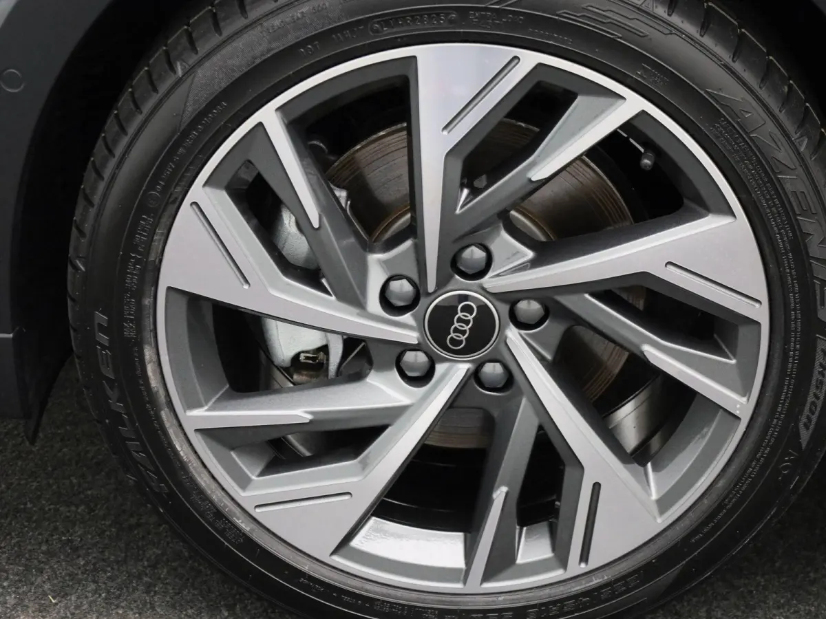 40 TFSI e Advanced edition | Adaptive cruise control | Dodehoekdetectie | 360 graden camera | Stoelverwarming | Sonos | Smartphone interface | Climate control | Navigatie | Head-up display |