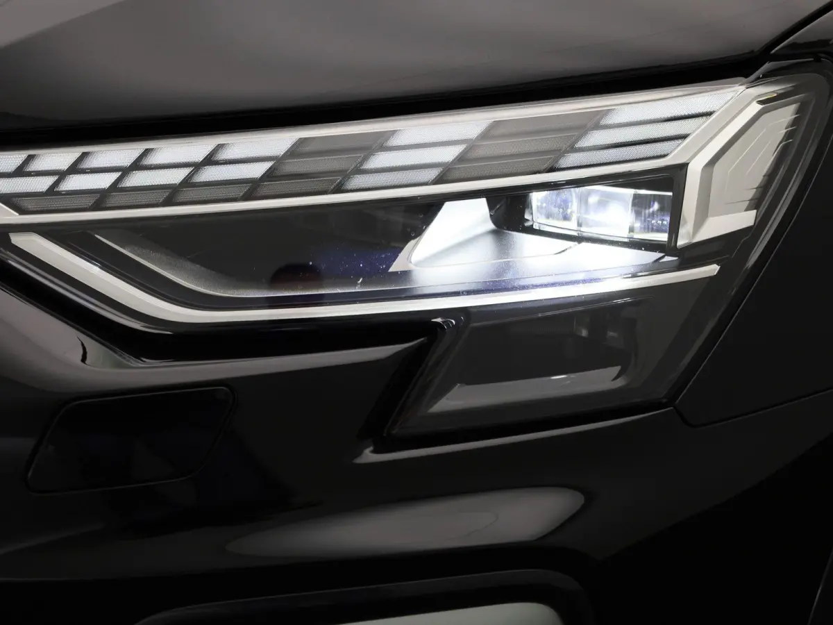 40 TFSI e Advanced edition | Adaptive cruise control | Dodehoekdetectie | 360 graden camera | Stoelverwarming | Sonos | Smartphone interface | Climate control | Navigatie | Head-up display |