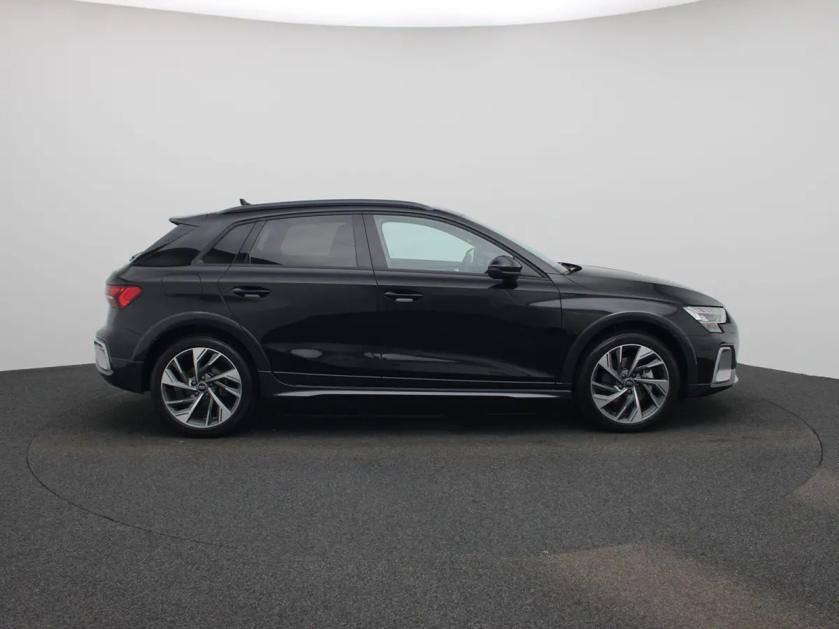40 TFSI e Advanced edition | Adaptive cruise control | Dodehoekdetectie | 360 graden camera | Stoelverwarming | Sonos | Smartphone interface | Climate control | Navigatie | Head-up display |
