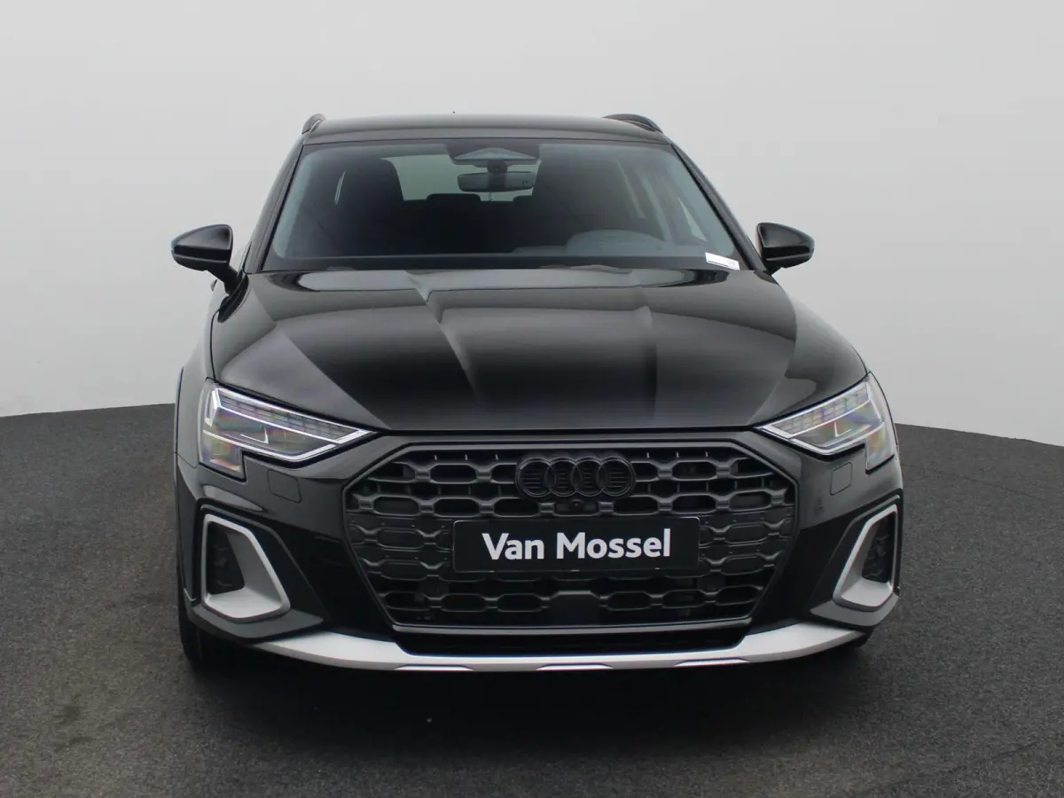 40 TFSI e Advanced edition | Adaptive cruise control | Dodehoekdetectie | 360 graden camera | Stoelverwarming | Sonos | Smartphone interface | Climate control | Navigatie | Head-up display |