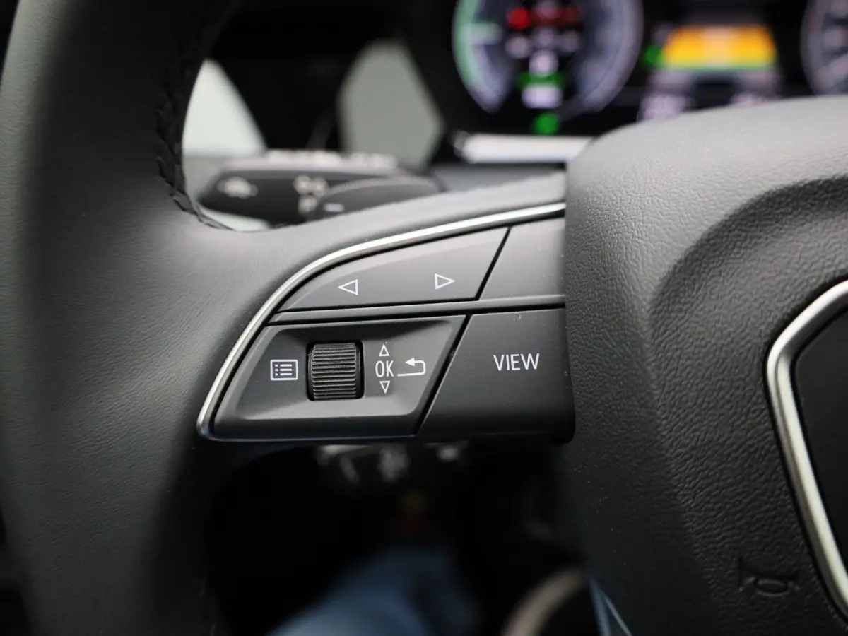 40 TFSI e Advanced edition | Adaptive cruise control | Dodehoekdetectie | 360 graden camera | Stoelverwarming | Sonos | Smartphone interface | Climate control | Navigatie | Head-up display |