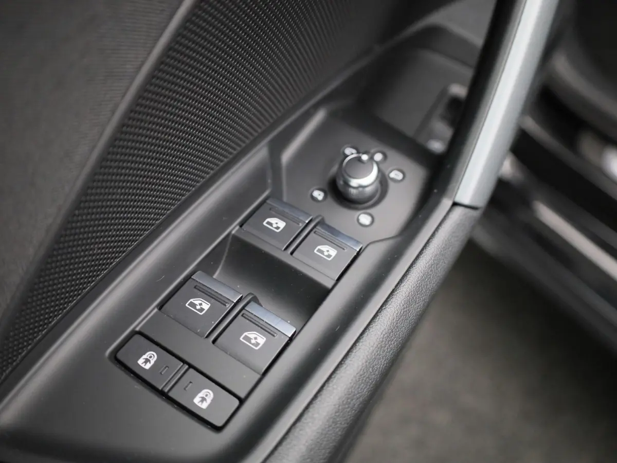 40 TFSI e Advanced edition | Adaptive cruise control | Dodehoekdetectie | 360 graden camera | Stoelverwarming | Sonos | Smartphone interface | Climate control | Navigatie | Head-up display |