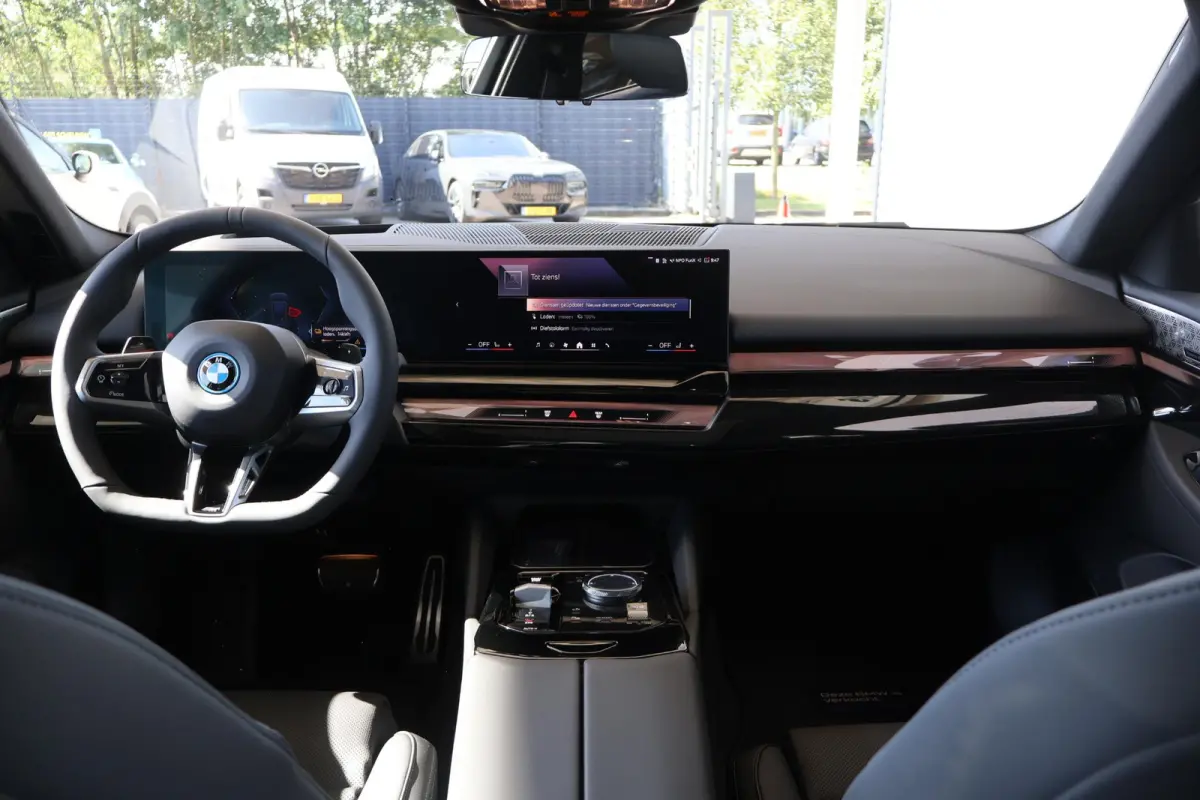 530e | M Sport Pro | Driving Assistant Plus | Bowers & Wilkins | Trekhaak | Innovation Pack | Glazen Panoramadak