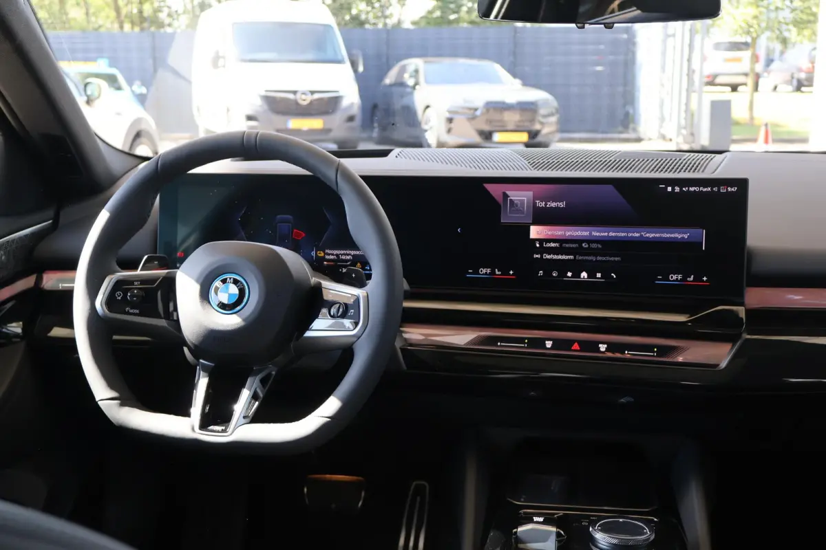 530e | M Sport Pro | Driving Assistant Plus | Bowers & Wilkins | Trekhaak | Innovation Pack | Glazen Panoramadak