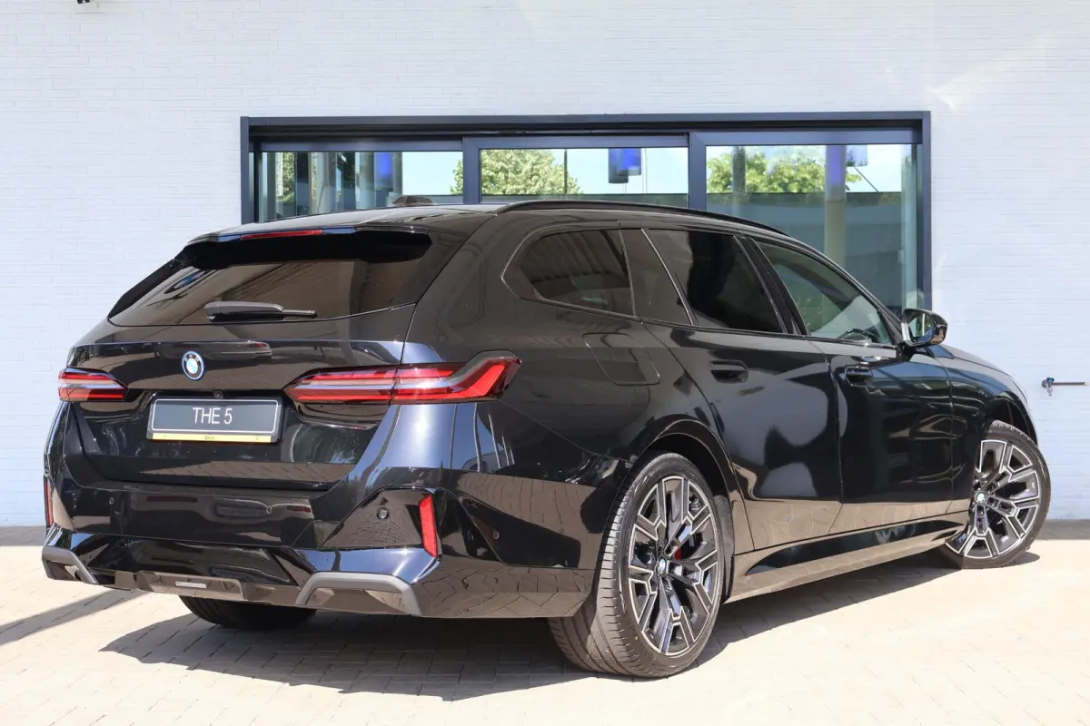 530e | M Sport Pro | Driving Assistant Plus | Bowers & Wilkins | Trekhaak | Innovation Pack | Glazen Panoramadak