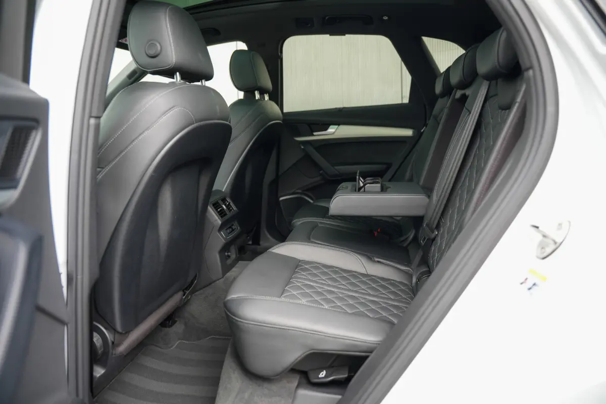 55 TFSI e 367 pk S-Edition / Pano-Dak/ Adaptive-Cruise/ Matrix-HD/ Keyless/ Massage/ B&O/ Virtual/ Luchtvering/ S-Stoelen/ 21''LMV