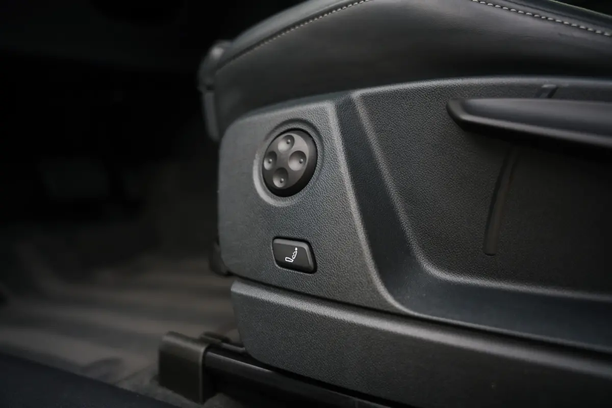 55 TFSI e 367 pk S-Edition / Pano-Dak/ Adaptive-Cruise/ Matrix-HD/ Keyless/ Massage/ B&O/ Virtual/ Luchtvering/ S-Stoelen/ 21''LMV