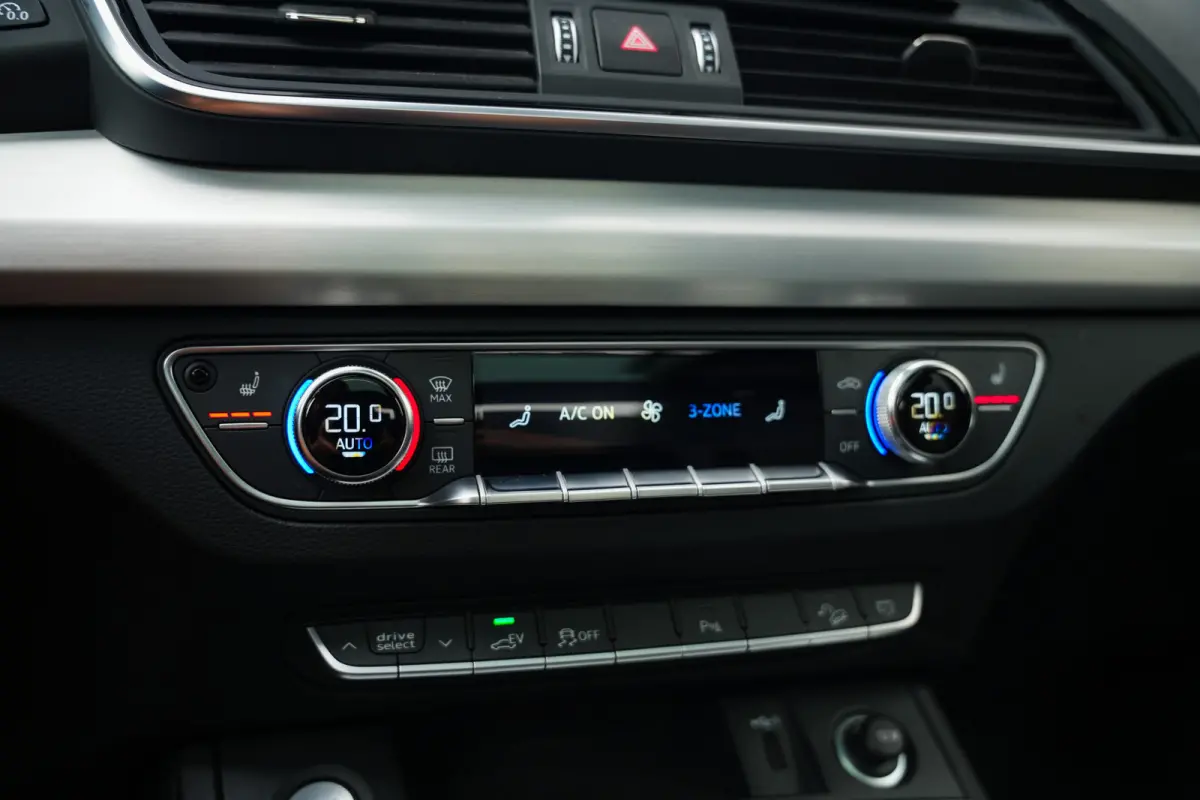 55 TFSI e 367 pk S-Edition / Pano-Dak/ Adaptive-Cruise/ Matrix-HD/ Keyless/ Massage/ B&O/ Virtual/ Luchtvering/ S-Stoelen/ 21''LMV