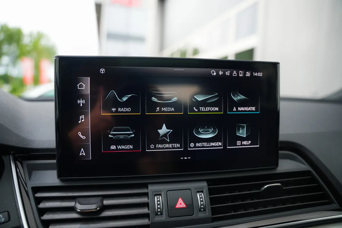 55 TFSI e 367 pk S-Edition / Pano-Dak/ Adaptive-Cruise/ Matrix-HD/ Keyless/ Massage/ B&O/ Virtual/ Luchtvering/ S-Stoelen/ 21''LMV