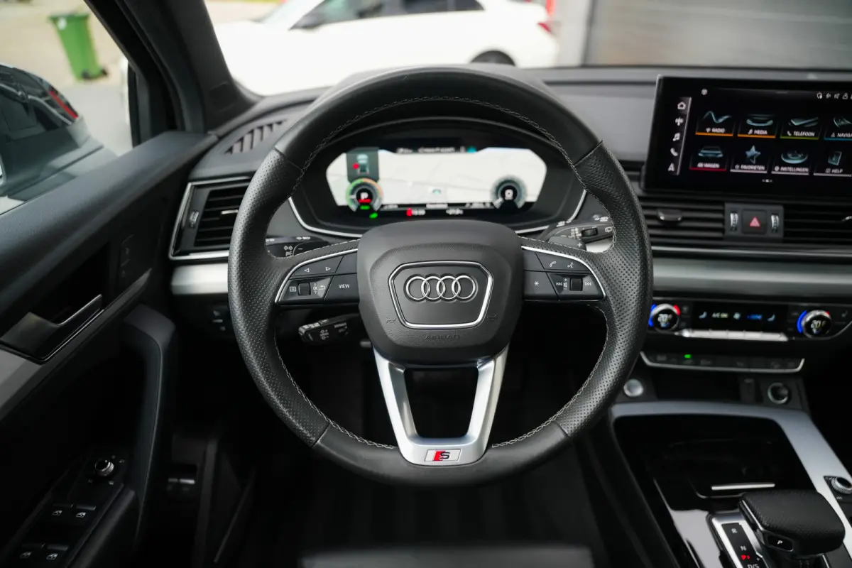 55 TFSI e 367 pk S-Edition / Pano-Dak/ Adaptive-Cruise/ Matrix-HD/ Keyless/ Massage/ B&O/ Virtual/ Luchtvering/ S-Stoelen/ 21''LMV