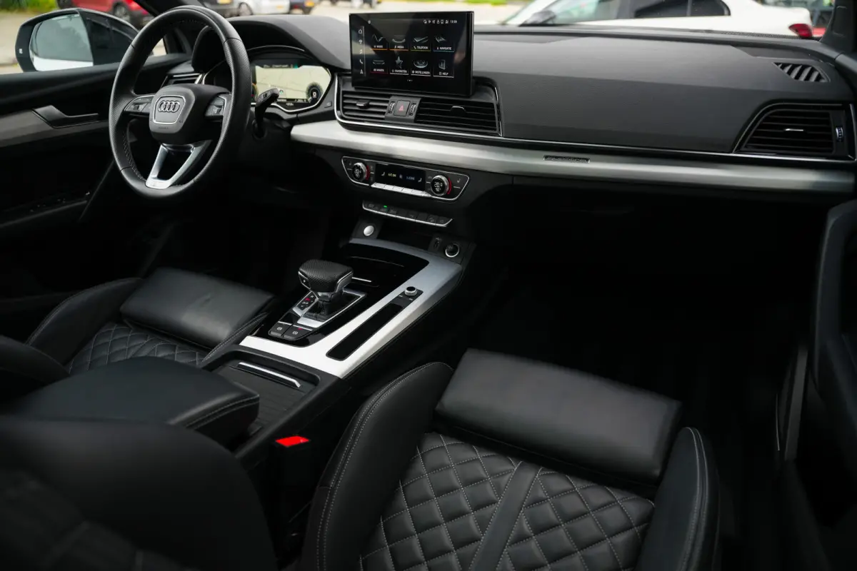 55 TFSI e 367 pk S-Edition / Pano-Dak/ Adaptive-Cruise/ Matrix-HD/ Keyless/ Massage/ B&O/ Virtual/ Luchtvering/ S-Stoelen/ 21''LMV