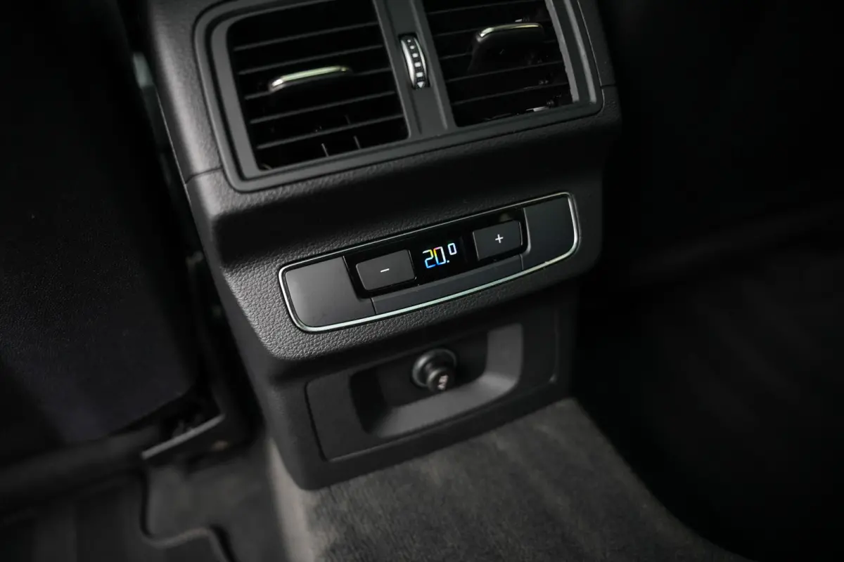 55 TFSI e 367 pk S-Edition / Pano-Dak/ Adaptive-Cruise/ Matrix-HD/ Keyless/ Massage/ B&O/ Virtual/ Luchtvering/ S-Stoelen/ 21''LMV