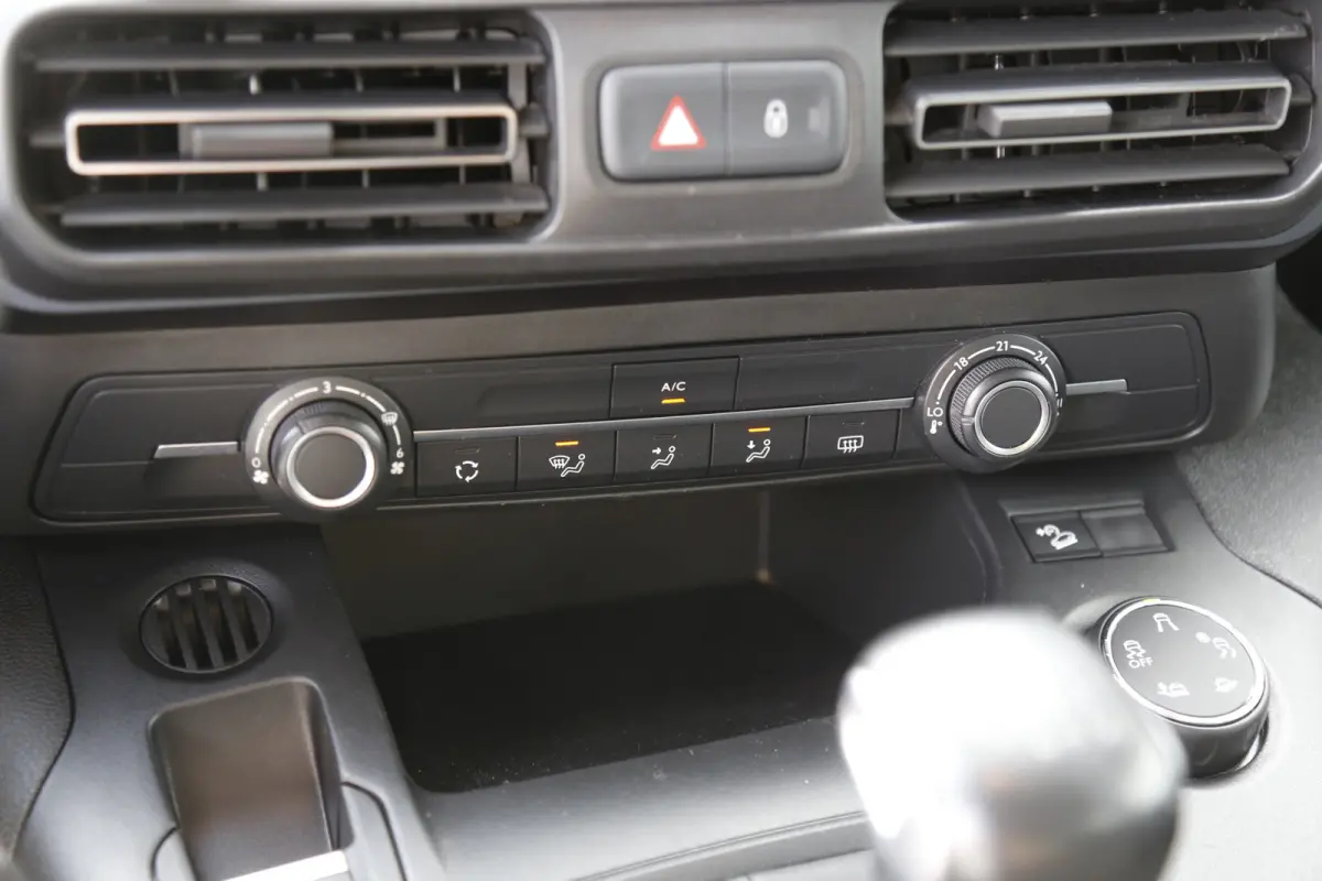 1.2 Puretech GT-Line 5P.*Perfect Onderh.*Trekhaak/Apple Carplay-Android/Airco/Cruise-Control/Parkeersens.*