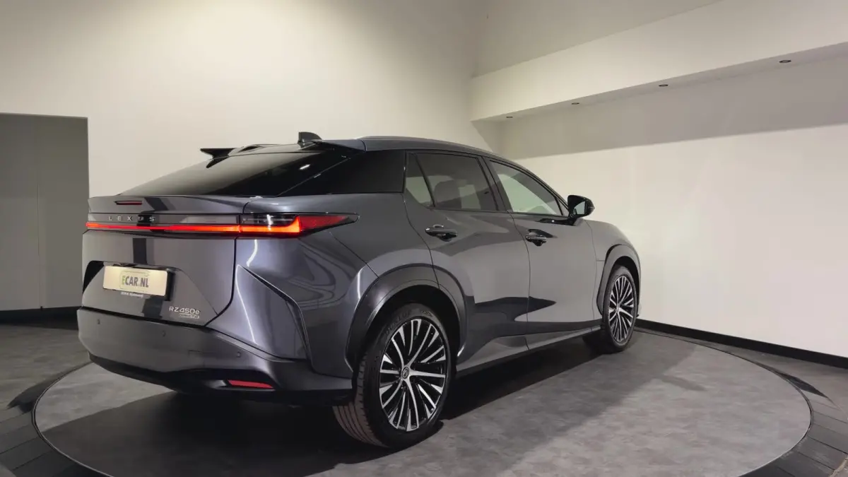 450e Executive Line 71 kWh | SOH 98,1 % | Leder interieur | Stoelen gekoeld & verwarmd | LMV 20"