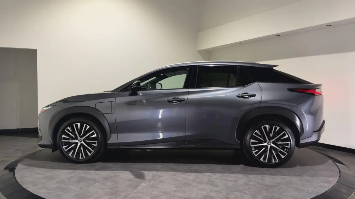 450e Executive Line 71 kWh | SOH 98,1 % | Leder interieur | Stoelen gekoeld & verwarmd | LMV 20"