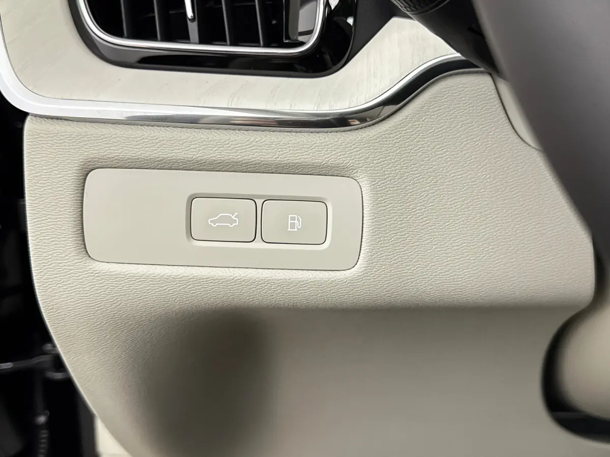 T8 Plug-in hybrid AWD Ultra Dark Exec. Ed. | 22" | Heico Diffusor | Getint & Gelamineerd Glas | Alarmklasse 3 | Black Edition Interieur | Luchtvering | Bowers & Wilkins | Geventileerd Nappa 