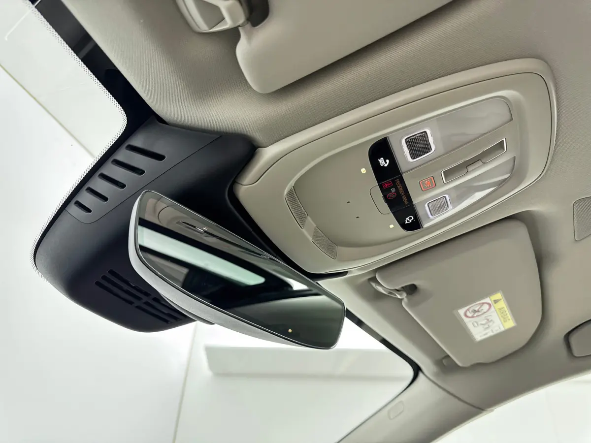 T8 Plug-in hybrid AWD Ultra Dark Exec. Ed. | 22" | Heico Diffusor | Getint & Gelamineerd Glas | Alarmklasse 3 | Black Edition Interieur | Luchtvering | Bowers & Wilkins | Geventileerd Nappa 