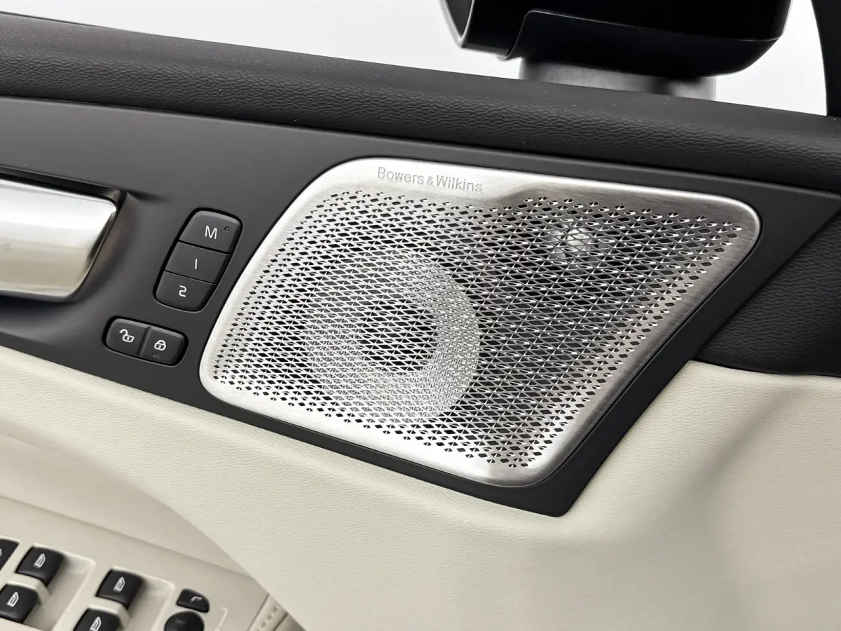 T8 Plug-in hybrid AWD Ultra Dark Exec. Ed. | 22" | Heico Diffusor | Getint & Gelamineerd Glas | Alarmklasse 3 | Black Edition Interieur | Luchtvering | Bowers & Wilkins | Geventileerd Nappa 