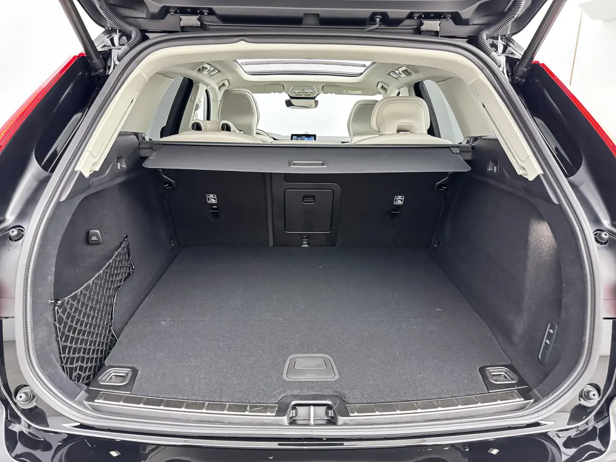 T8 Plug-in hybrid AWD Ultra Dark Exec. Ed. | 22" | Heico Diffusor | Getint & Gelamineerd Glas | Alarmklasse 3 | Black Edition Interieur | Luchtvering | Bowers & Wilkins | Geventileerd Nappa 