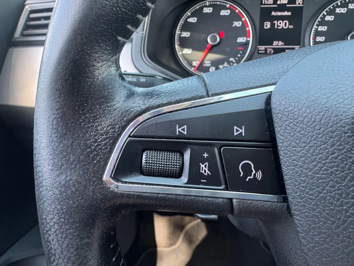 1.0 TSI 5-deurs Style Airco Carplay LED LM NAP