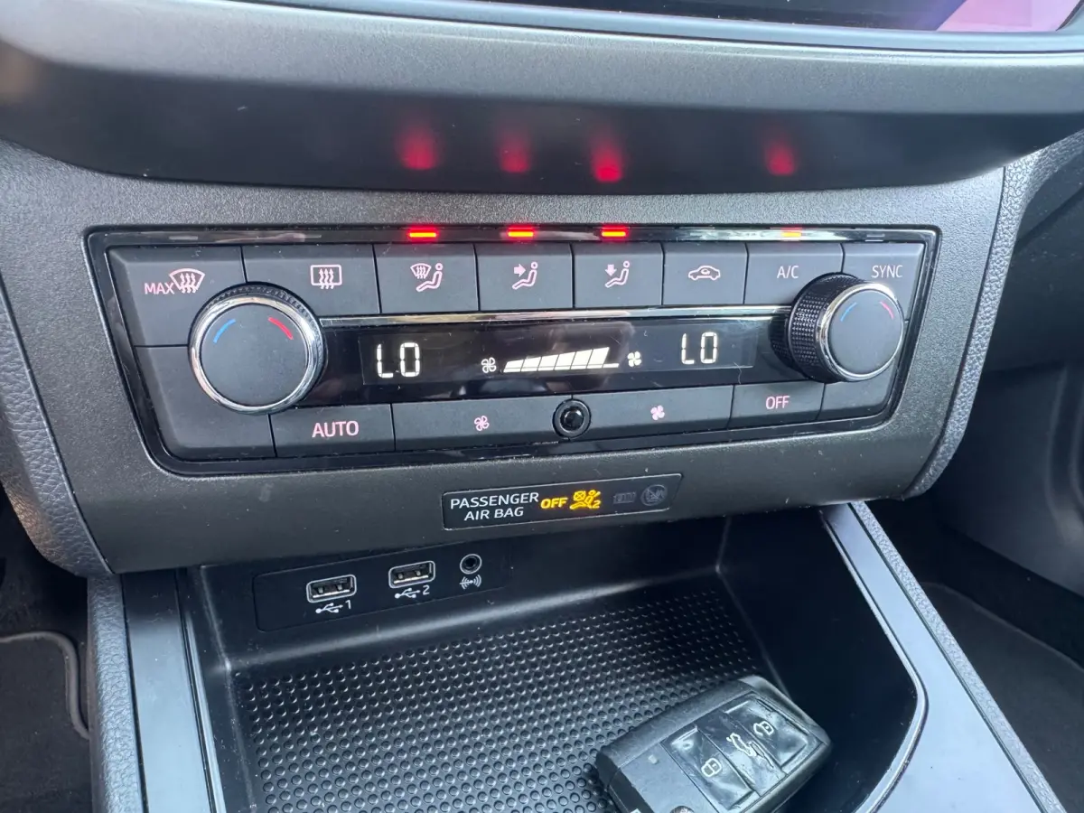 1.0 TSI 5-deurs Style Airco Carplay LED LM NAP