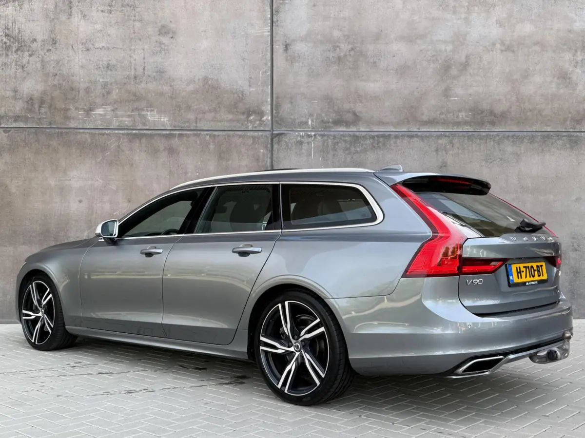 2.0 T4 R-Design | Polestar Engineered | Trekhaak | Panoramdak | HUD | H&K | Memory stoelen 2x | Dealer onderhouden |