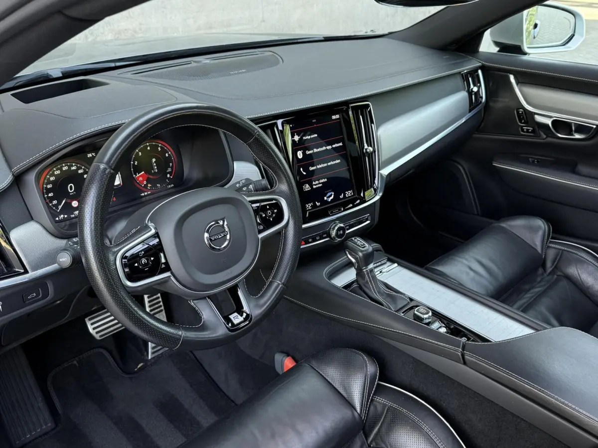 2.0 T4 R-Design | Polestar Engineered | Trekhaak | Panoramdak | HUD | H&K | Memory stoelen 2x | Dealer onderhouden |