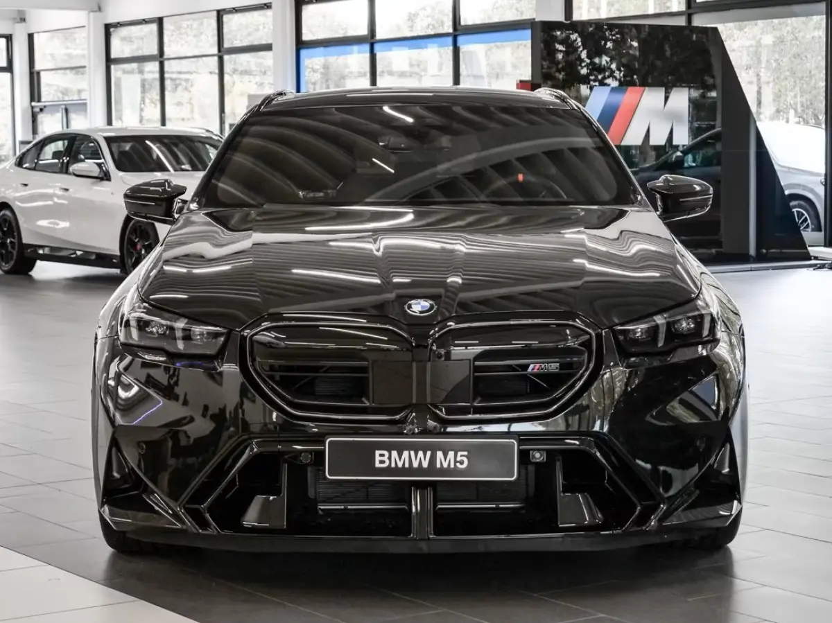 M5 ** M-DRIVER PACK (305 km/h), M-REM, PANO, TREKH, MERINO LEDER, 21 INCH LMV ** 1e EIG - UNFALLFREI - Ex BMW AG ** ** INFORMEER OOK NAAR ONZE AANTREKKELIJKE FINANCIAL-LEASE TARIEVEN **
