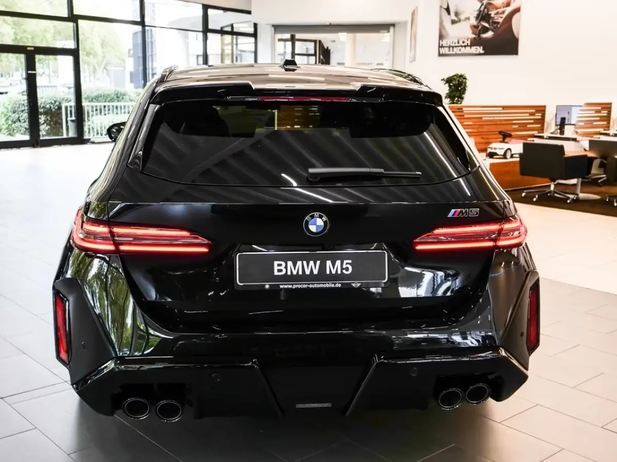M5 ** M-DRIVER PACK (305 km/h), M-REM, PANO, TREKH, MERINO LEDER, 21 INCH LMV ** 1e EIG - UNFALLFREI - Ex BMW AG ** ** INFORMEER OOK NAAR ONZE AANTREKKELIJKE FINANCIAL-LEASE TARIEVEN **