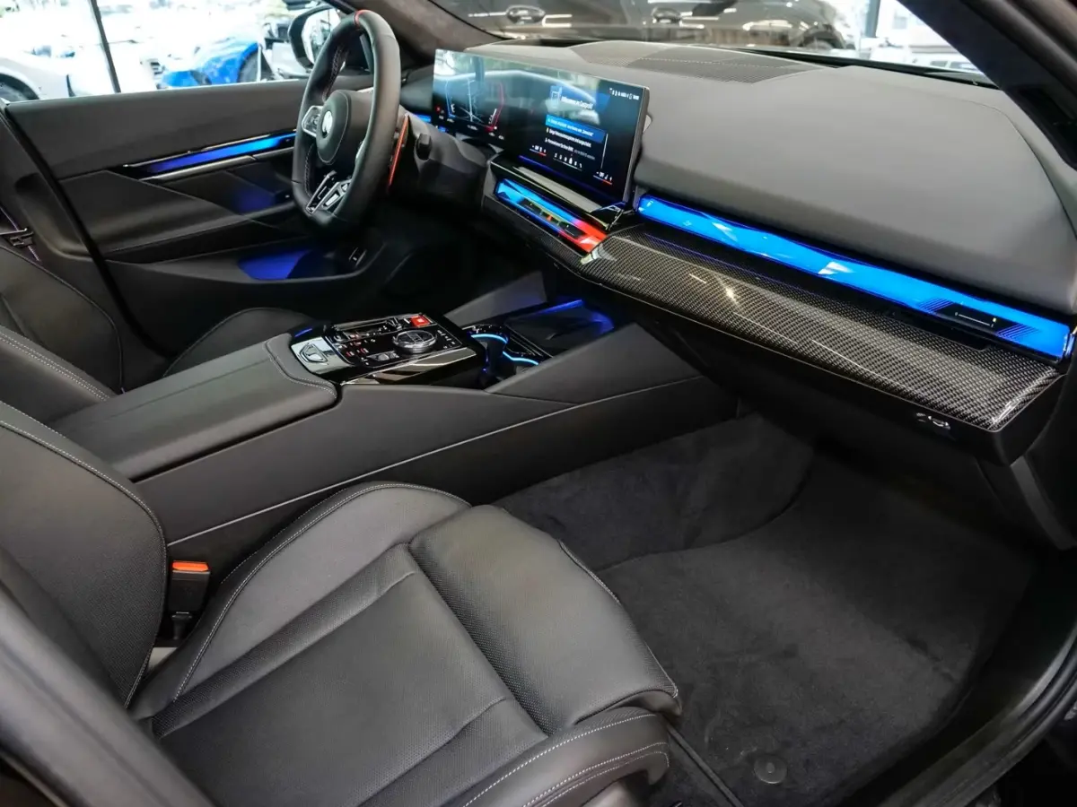M5 ** M-DRIVER PACK (305 km/h), M-REM, PANO, TREKH, MERINO LEDER, 21 INCH LMV ** 1e EIG - UNFALLFREI - Ex BMW AG ** ** INFORMEER OOK NAAR ONZE AANTREKKELIJKE FINANCIAL-LEASE TARIEVEN **