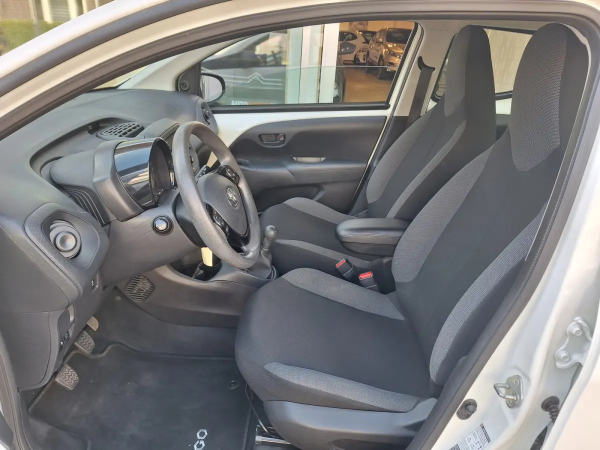 1.0 VVT-i X-Fun 5Drs /68.000 Km/Airco/Bluetooth/Led/Garantie