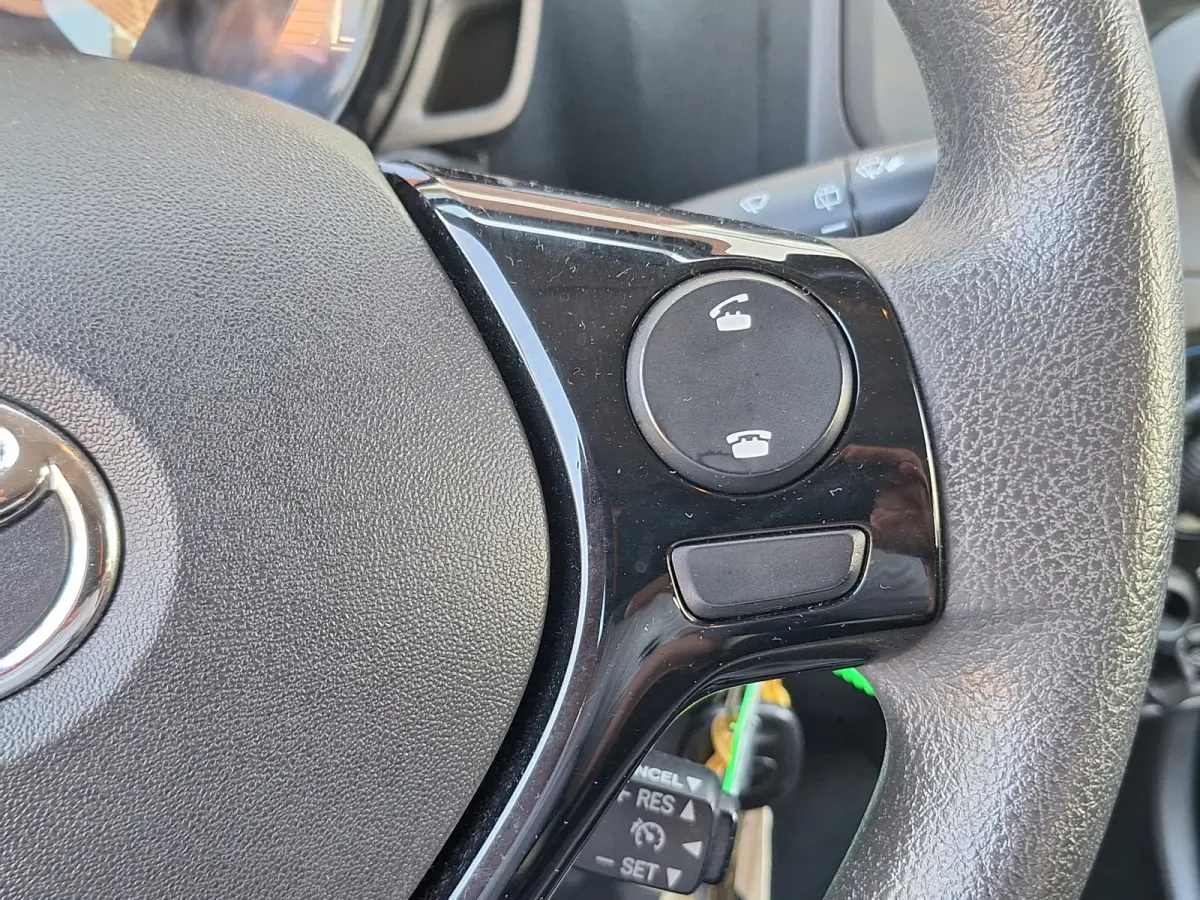 1.0 VVT-i X-Fun 5Drs /68.000 Km/Airco/Bluetooth/Led/Garantie