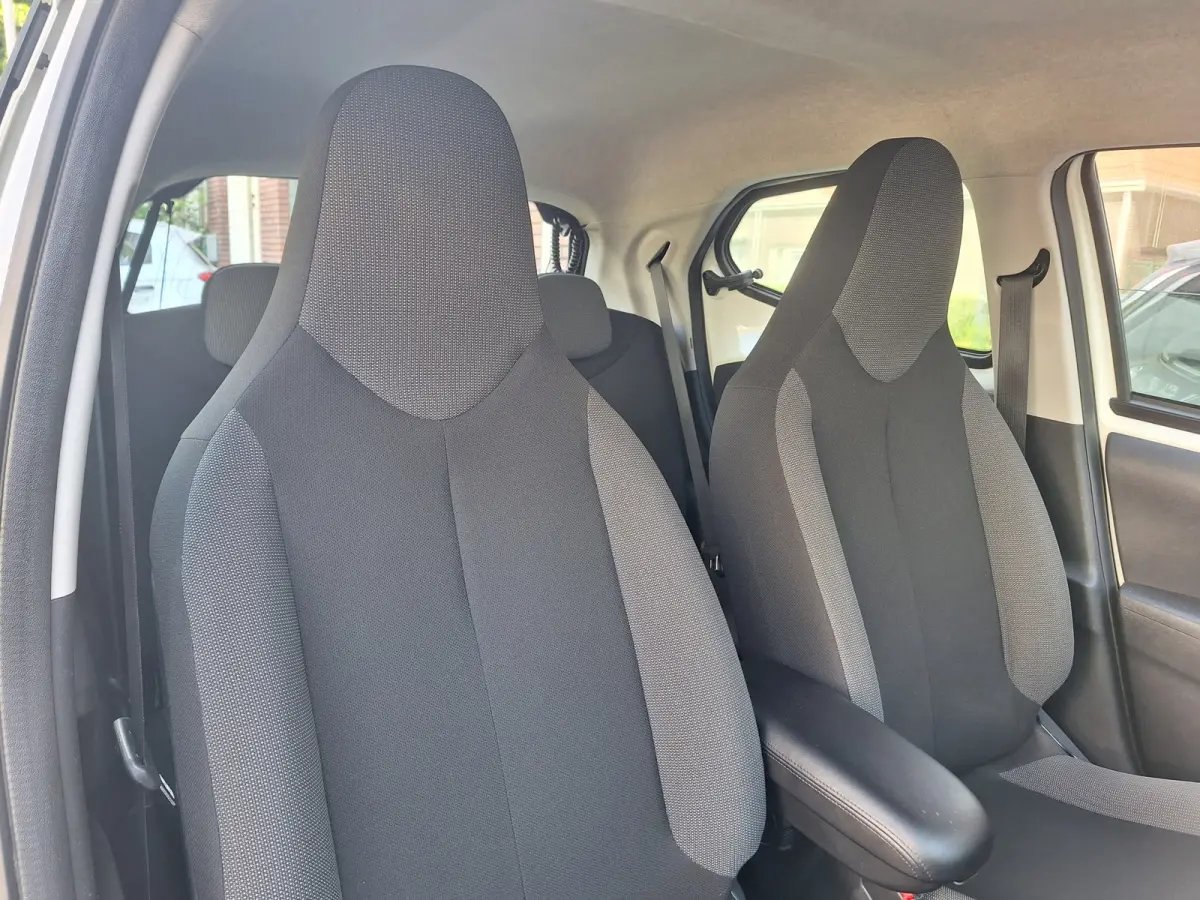 1.0 VVT-i X-Fun 5Drs /68.000 Km/Airco/Bluetooth/Led/Garantie