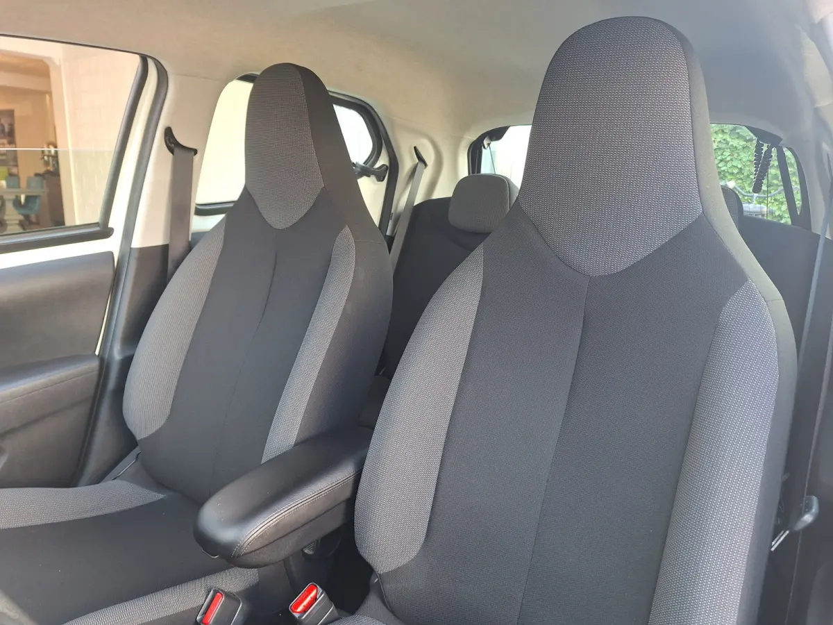 1.0 VVT-i X-Fun 5Drs /68.000 Km/Airco/Bluetooth/Led/Garantie