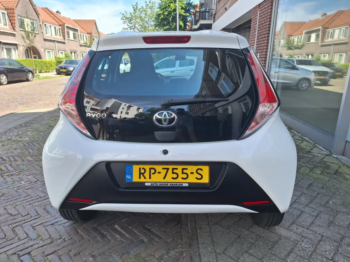 1.0 VVT-i X-Fun 5Drs /68.000 Km/Airco/Bluetooth/Led/Garantie
