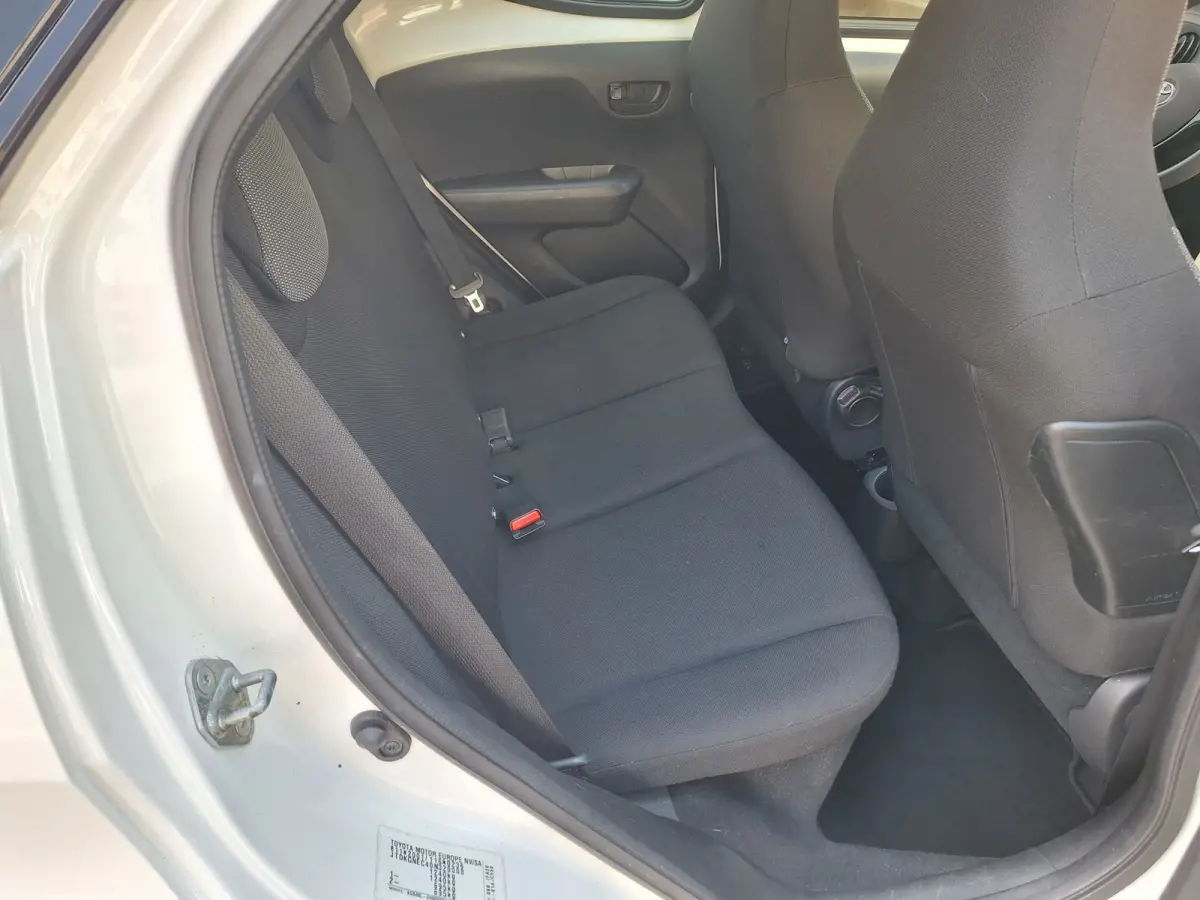 1.0 VVT-i X-Fun 5Drs /68.000 Km/Airco/Bluetooth/Led/Garantie