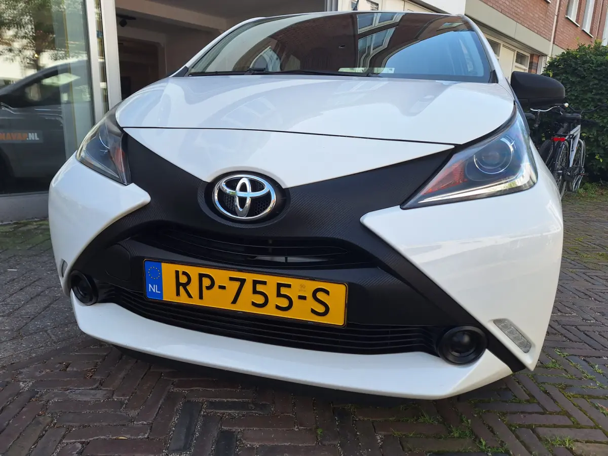1.0 VVT-i X-Fun 5Drs /68.000 Km/Airco/Bluetooth/Led/Garantie