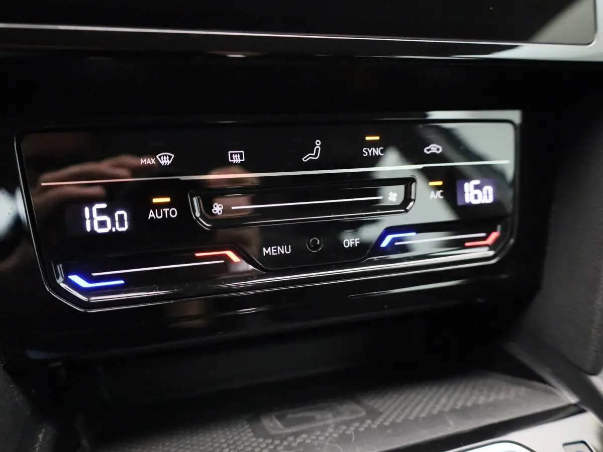 1.5 TSI Business 150 PK | Automaat | Climate Control | Navigatie | Adaptieve Cruise Control | Lane Assist | Achteruitrijcamera | Parkeersensoren | Elektrische achterklep | Digitale cockpit |