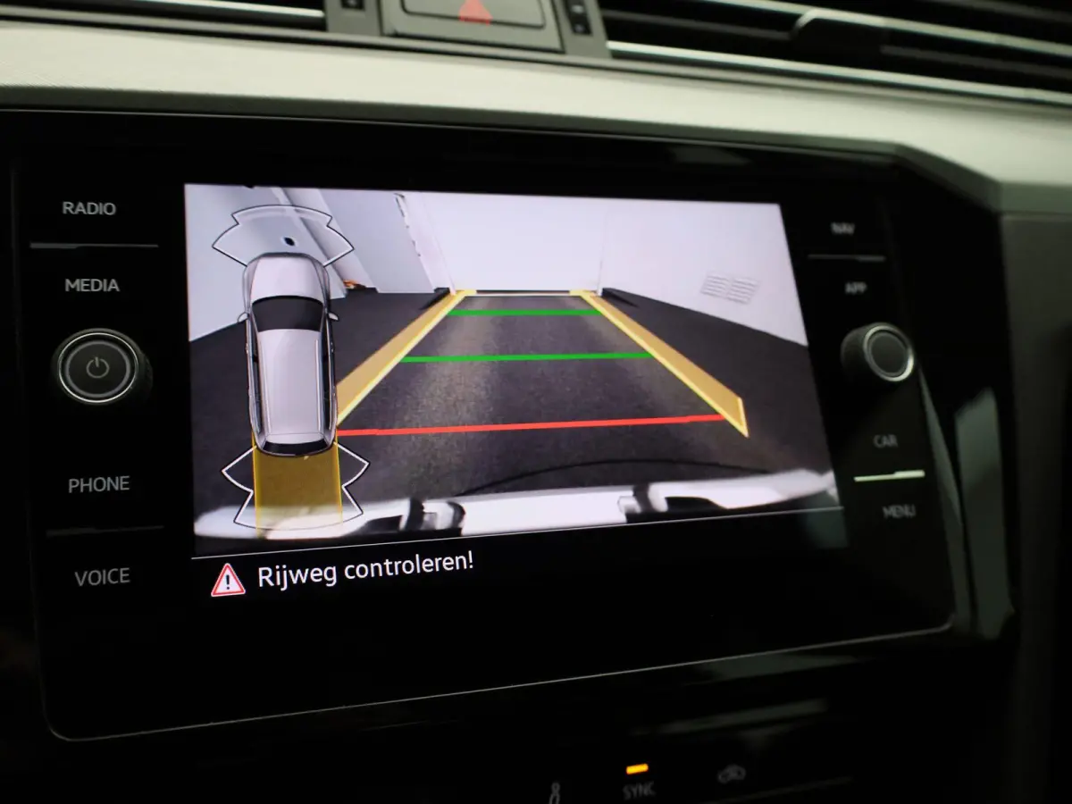 1.5 TSI Business 150 PK | Automaat | Climate Control | Navigatie | Adaptieve Cruise Control | Lane Assist | Achteruitrijcamera | Parkeersensoren | Elektrische achterklep | Digitale cockpit |