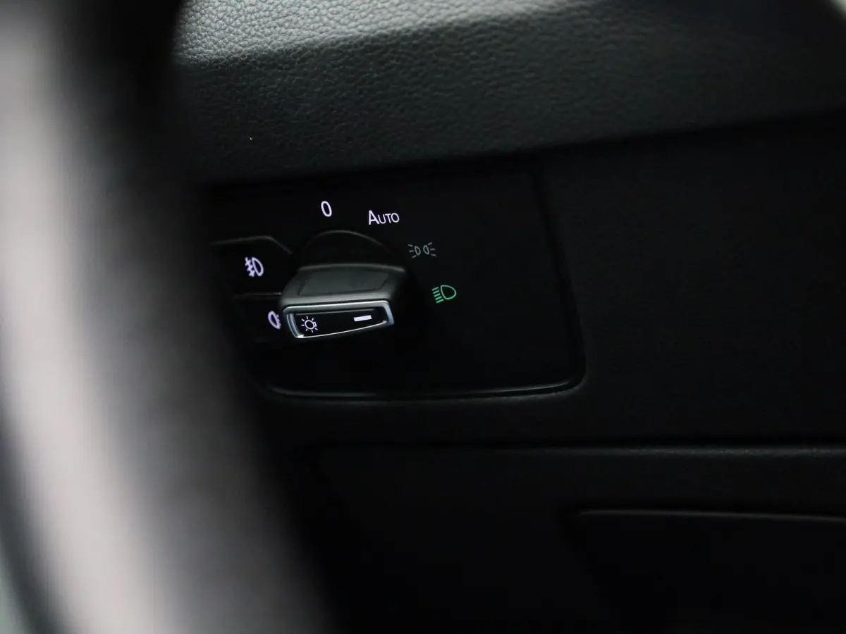 1.5 TSI Business 150 PK | Automaat | Climate Control | Navigatie | Adaptieve Cruise Control | Lane Assist | Achteruitrijcamera | Parkeersensoren | Elektrische achterklep | Digitale cockpit |