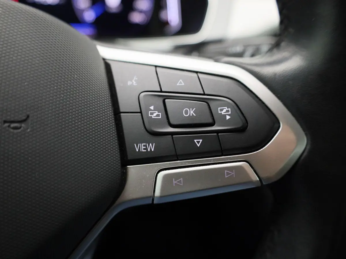 1.5 TSI Business 150 PK | Automaat | Climate Control | Navigatie | Adaptieve Cruise Control | Lane Assist | Achteruitrijcamera | Parkeersensoren | Elektrische achterklep | Digitale cockpit |