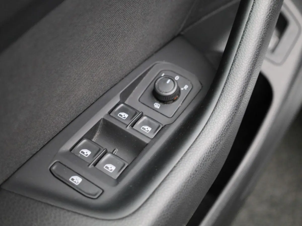 1.5 TSI Business 150 PK | Automaat | Climate Control | Navigatie | Adaptieve Cruise Control | Lane Assist | Achteruitrijcamera | Parkeersensoren | Elektrische achterklep | Digitale cockpit |