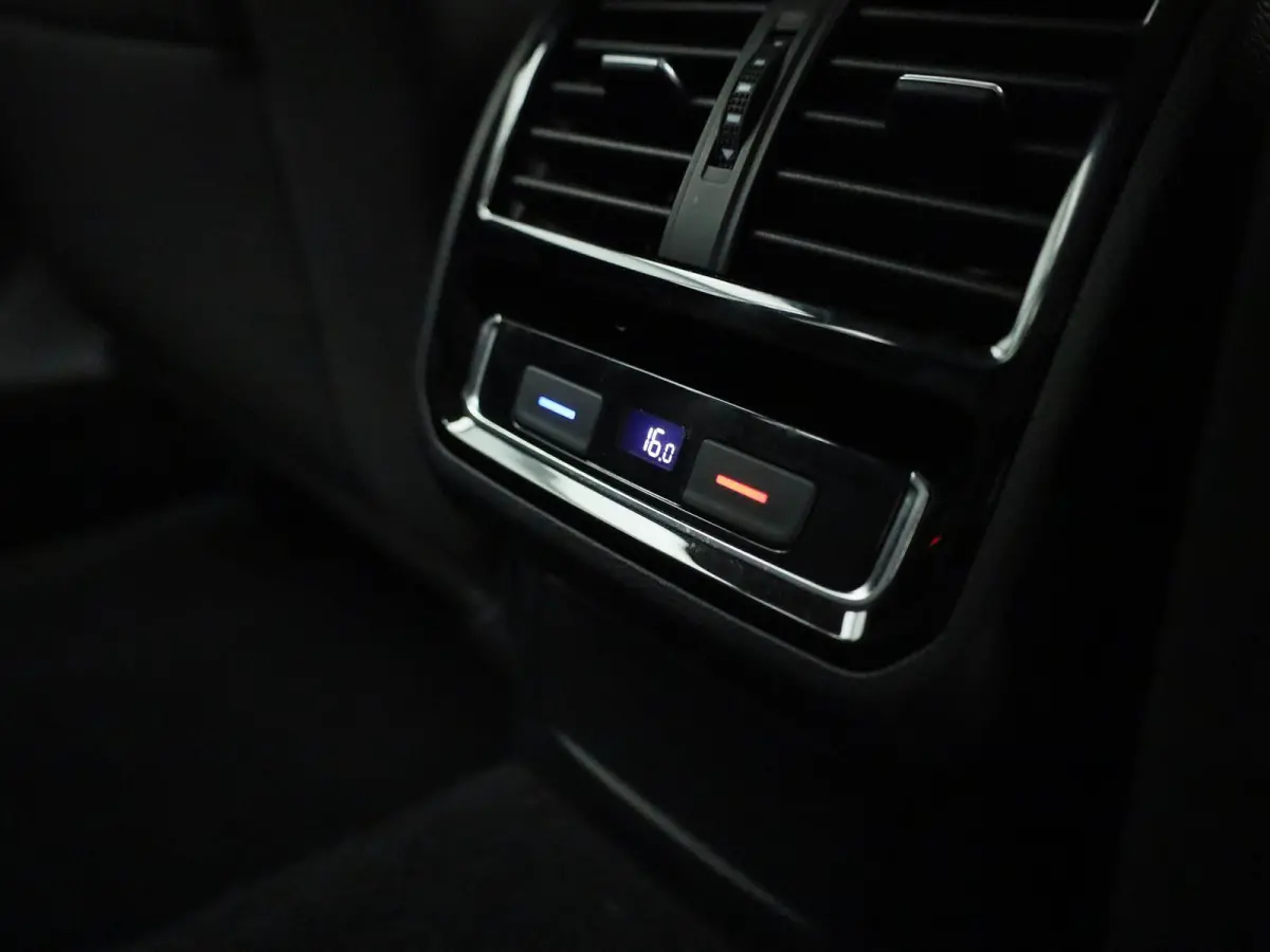 1.5 TSI Business 150 PK | Automaat | Climate Control | Navigatie | Adaptieve Cruise Control | Lane Assist | Achteruitrijcamera | Parkeersensoren | Elektrische achterklep | Digitale cockpit |