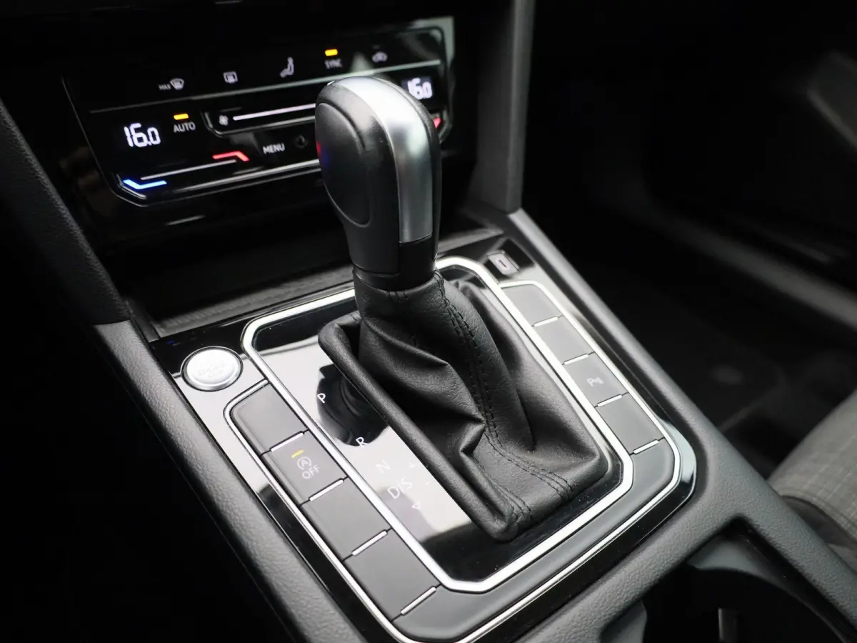 1.5 TSI Business 150 PK | Automaat | Climate Control | Navigatie | Adaptieve Cruise Control | Lane Assist | Achteruitrijcamera | Parkeersensoren | Elektrische achterklep | Digitale cockpit |
